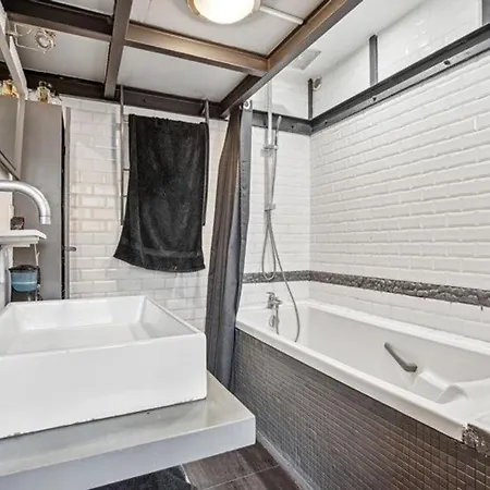 Loft Parisien Pour 4 Personnes דירה